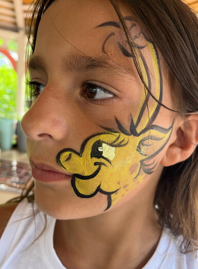 Cartoon giraffe